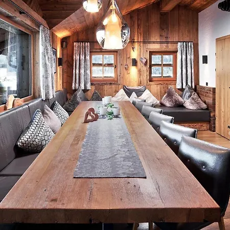 Promi-alm In * Flachau